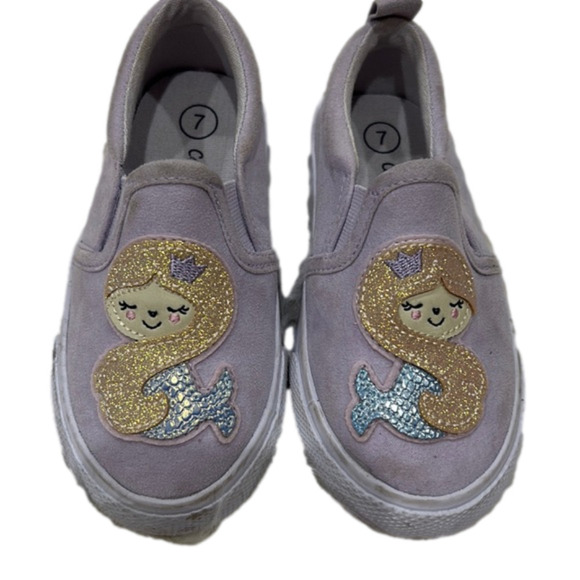 Cat & Jack Other - Cat and jack size 7 girl shoes as is